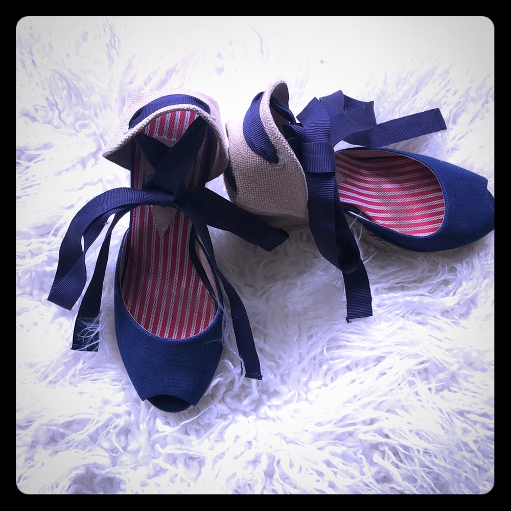 Super cute navy espadrille!!